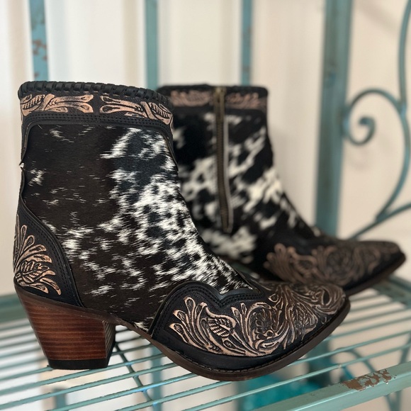 Hand Tooled Leather Cowhide Women Bootie Boot Boho Western Shoe Glennchester - Picture 11 of 15